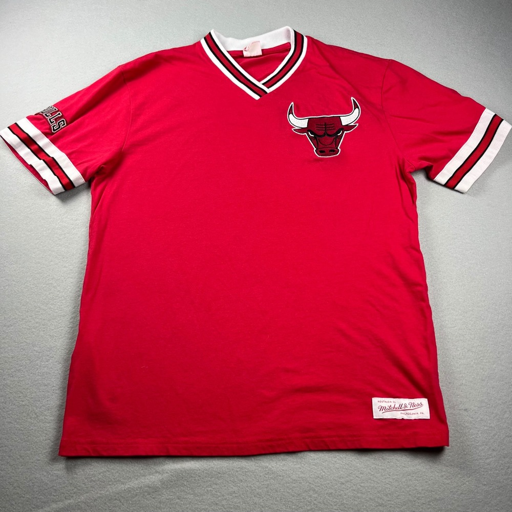 Mitchell & Ness Chicago Bulls Red V-Neck Jersey T-Shirt Mens Medium Retro Style